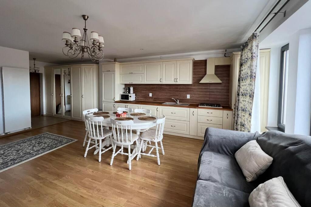 Central Apartment With Panoramic View Brassó Kültér fotó